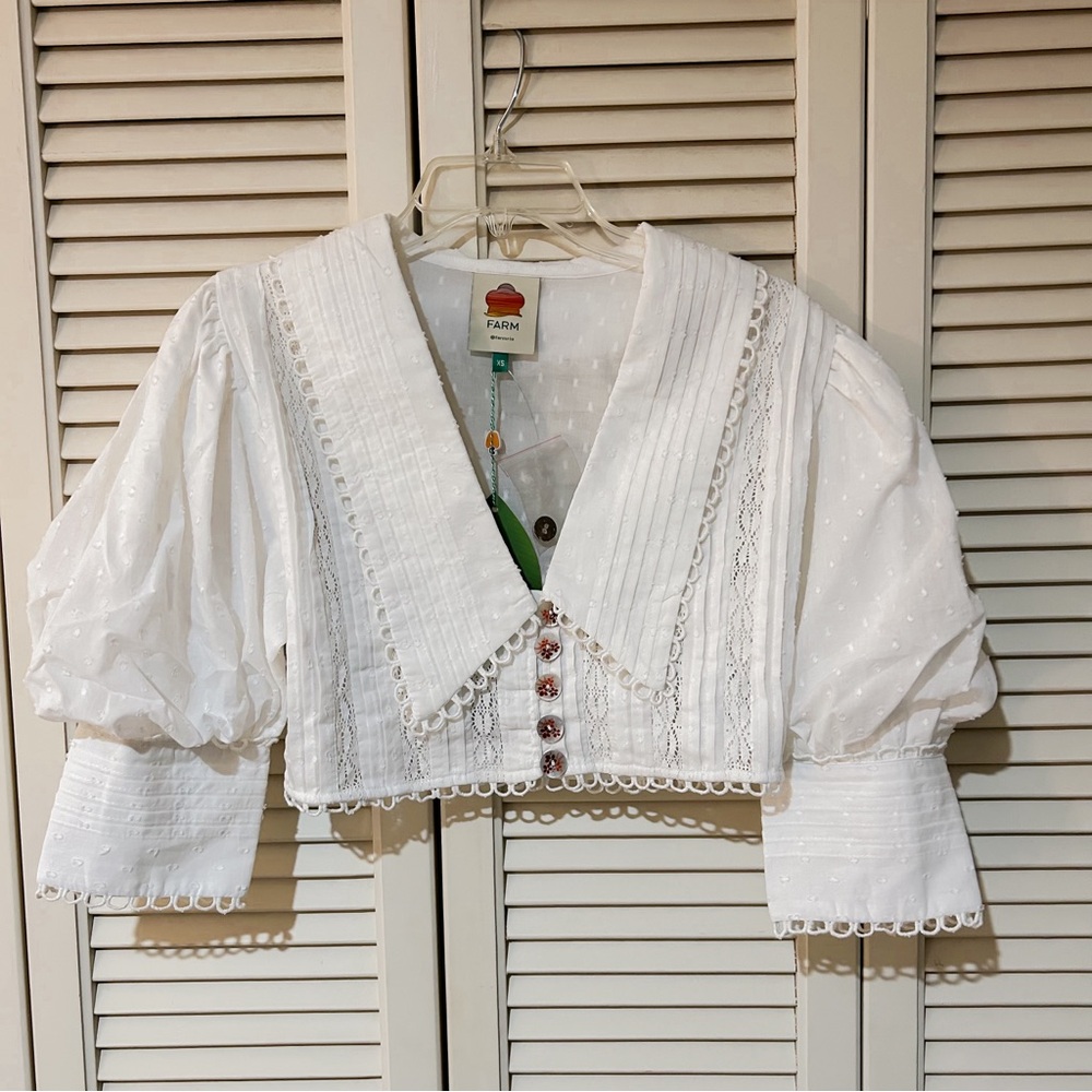 FARM Rio White Lace-Trim Cropped Blouse with Puff Sleeves